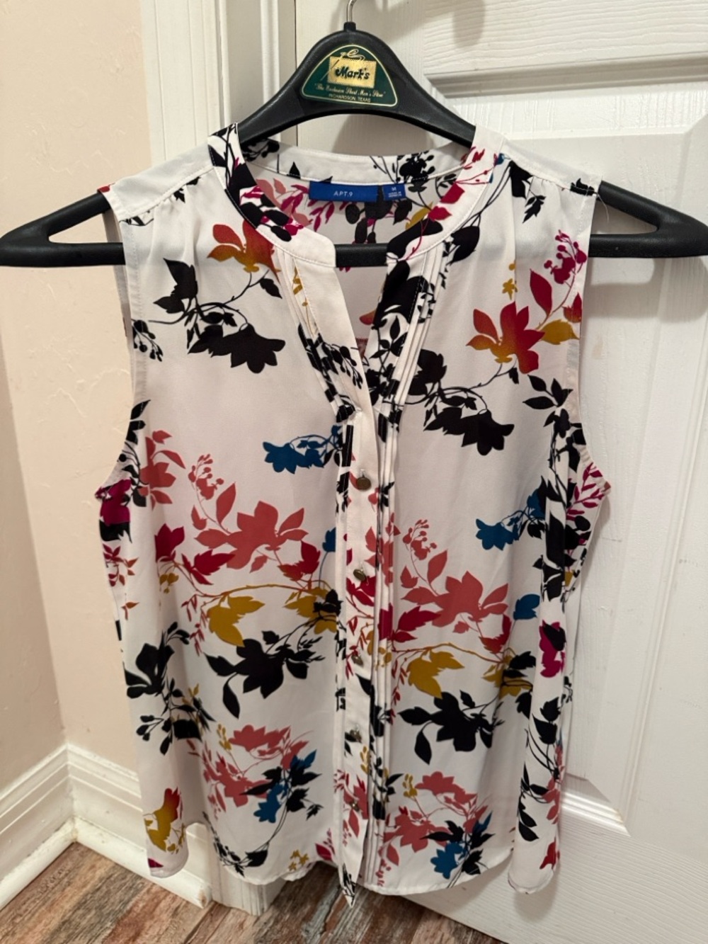 Apt. 9 White Floral Sleeveless Camisole with Multicolor Print